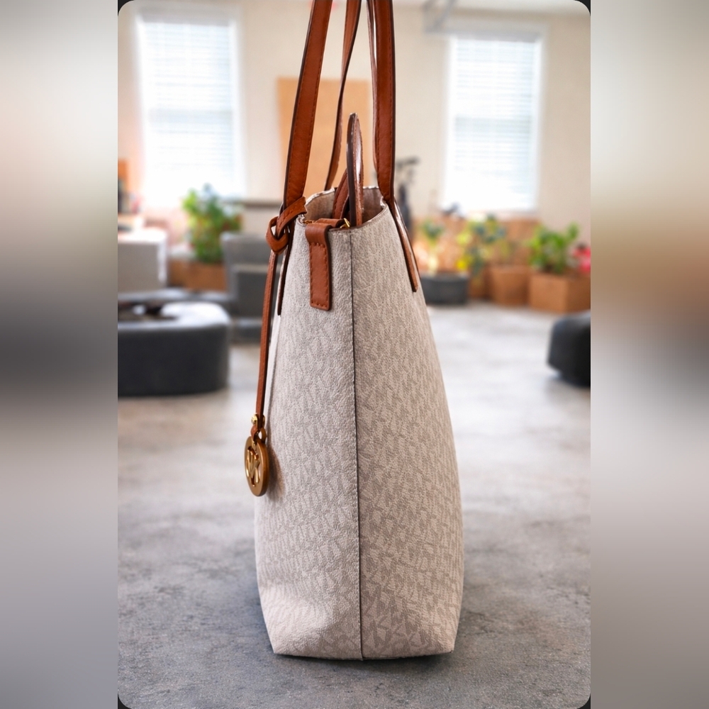 Michael Kors Tote + Wristlet + Crossbody Strap Set NEW Unused - Picture 3 of 8